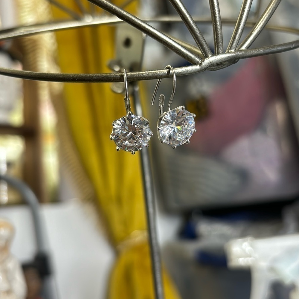 Sparkle crystal dangle earrings NWT